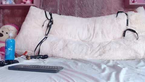 Snapshot of chlooe_zoe chatting on February 17, 2025, 10:14 pm chlooe_zoe online show from February 17, 2025, 10:14 pm