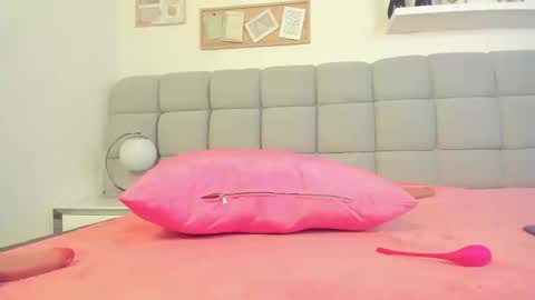 Snapshot of chlooe_zoe chatting on September 13, 2025, 8:30 pm chlooe_zoe online show from September 13, 2025, 8:30 pm