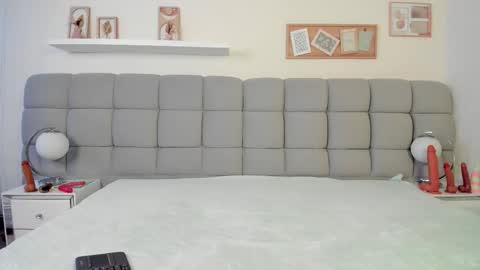 Snapshot of chlooe_zoe chatting on October 9, 2025, 7:56 pm chlooe_zoe online show from October 9, 2025, 7:56 pm