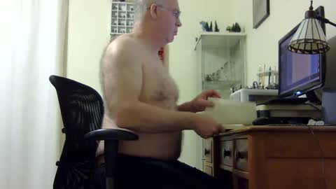 Snapshot of chris2002b chatting on March 2, 2025, 4:50 am chris2002b online show from March 2, 2025, 4:50 am