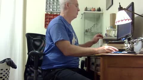 Snapshot of chris2002b chatting on October 7, 2025, 3:36 am chris2002b online show from October 7, 2025, 3:36 am