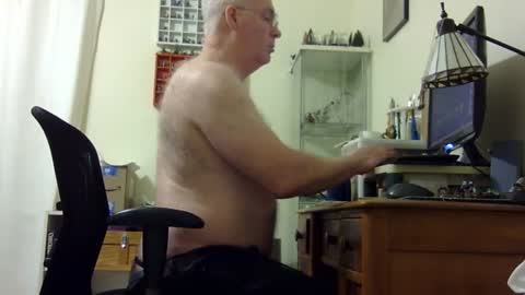 Snapshot of chris2002b chatting on February 1, 2026, 7:51 am chris2002b online show from February 1, 2026, 7:51 am