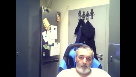 Snapshot of chris250268 chatting on June 27, 2026, 8:08 am Chris online show from June 27, 2026, 8:08 am
