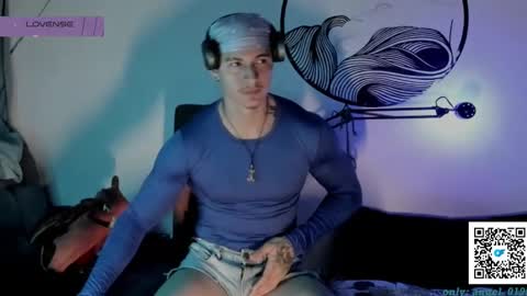 Snapshot of chris_angel01 chatting on January 17, 2025, 7:41 am chris_angel01 online show from January 17, 2025, 7:41 am