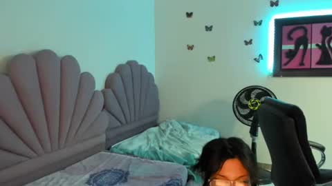 Christal Gil online show from January 7, 2025, 10:30 pm
