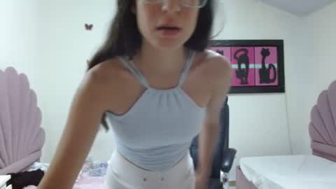 Christal Gil online show from March 7, 2025, 1:42 am