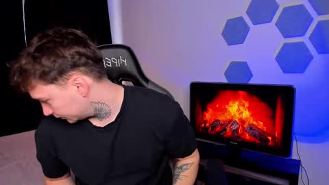 Chris Tyson online show from December 22, 2025, 8:44 am