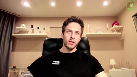 Chris online show from December 18, 2024, 4:31 am