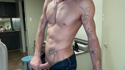 Snapshot of chriscool93 chatting on January 3, 2025, 10:41 am Content creator  artist online show from January 3, 2025, 10:41 am