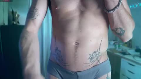 Snapshot of chriscool93 chatting on October 6, 2025, 2:20 am Content creator  artist online show from October 6, 2025, 2:20 am