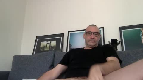 chrispanam13 online show from November 12, 2025, 9:10 am