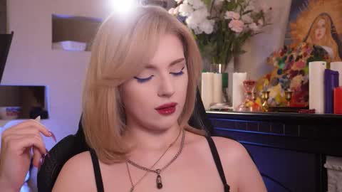 chriss_foxx online show from March 12, 2026, 3:40 pm