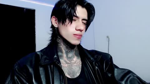 CHRIS  INDEPENT MODEL online show from February 6, 2025, 1:43 pm