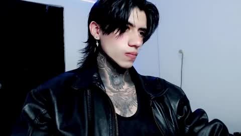 CHRIS  INDEPENT MODEL online show from February 13, 2025, 11:17 am