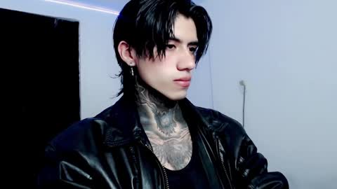 CHRIS  INDEPENT MODEL online show from February 17, 2025, 10:58 pm