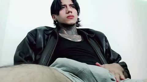 CHRIS  INDEPENT MODEL online show from March 3, 2025, 4:47 am