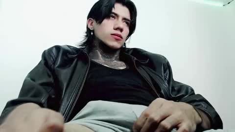 CHRIS  INDEPENT MODEL online show from March 10, 2025, 8:23 pm