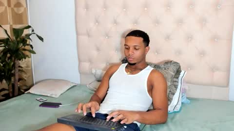 Snapshot of chriss_vall chatting on March 25, 2026, 3:12 am Chriss Vall online show from March 25, 2026, 3:12 am