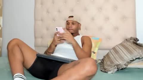 Snapshot of chriss_vall chatting on May 10, 2026, 7:02 am Chriss Vall online show from May 10, 2026, 7:02 am
