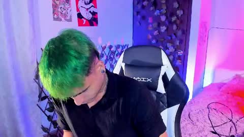 Christian Wang online show from April 16, 2026, 9:43 am