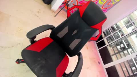 chrissangel12 online show from November 15, 2025, 6:04 pm