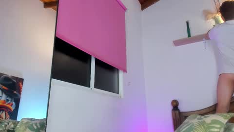 Snapshot of chrisstianford chatting on October 17, 2025, 7:44 am Hi dont forguet to follow me    online show from October 17, 2025, 7:44 am