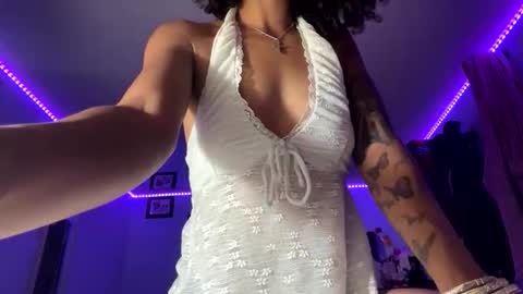 chrissywizzy online show from May 18, 2026, 5:24 am