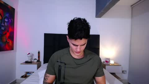 Snapshot of christianvalenzia chatting on February 6, 2025, 12:33 am Christian online show from February 6, 2025, 12:33 am