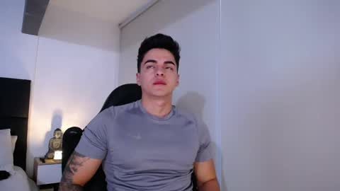 Snapshot of christianvalenzia chatting on March 1, 2025, 12:12 pm Christian online show from March 1, 2025, 12:12 pm