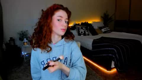 christinaconteeree online show from December 20, 2025, 3:24 am