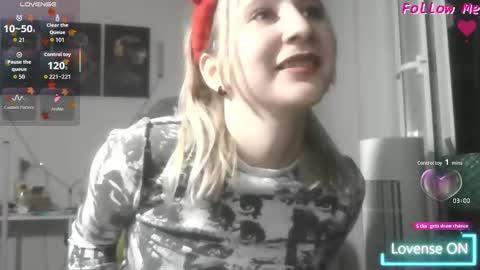 christinafiveplus online show from October 9, 2025, 5:33 pm