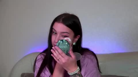 Christina online show from October 21, 2025, 6:30 pm