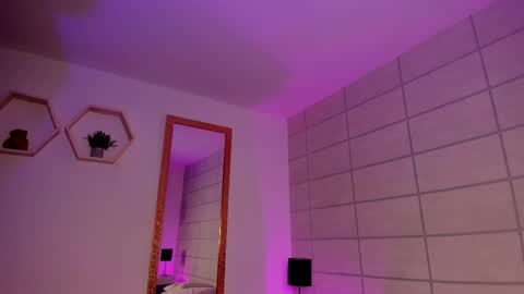 Christine  online show from April 19, 2026, 12:48 pm