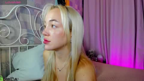 hristy3 online show from September 24, 2025, 11:41 pm