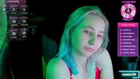 christyw3b online show from November 9, 2025, 4:27 pm