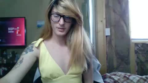 Snapshot of chrisvibess chatting on February 22, 2026, 6:28 pm chrisvibess online show from February 22, 2026, 6:28 pm