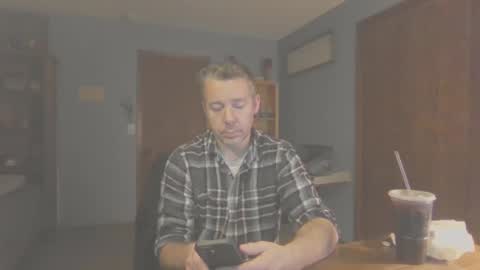 chrisw8121 online show from April 10, 2026, 4:06 am