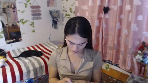 Ur Suraya22 online show from February 4, 2025, 9:20 pm