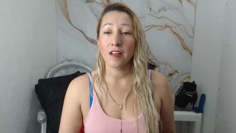 chrystal hotty online show from September 18, 2025, 12:51 pm