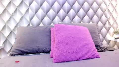 Snapshot of chrystal_golden chatting on February 27, 2025, 1:16 am Christal Golden online show from February 27, 2025, 1:16 am