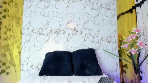 Snapshot of chrystal_golden chatting on October 4, 2025, 6:39 pm Christal Golden online show from October 4, 2025, 6:39 pm