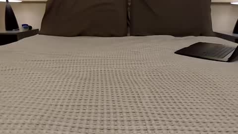 AstorYvr online show from March 18, 2026, 3:53 am