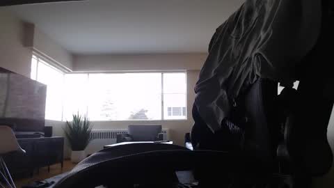 AstorYvr online show from April 15, 2026, 6:26 pm