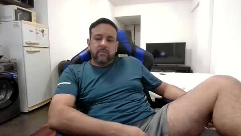 Guillote online show from April 4, 2026, 8:28 pm