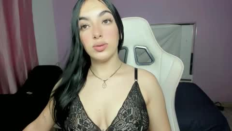 Snapshot of cieloo_ chatting on November 17, 2025, 8:36 pm CIELO online show from November 17, 2025, 8:36 pm