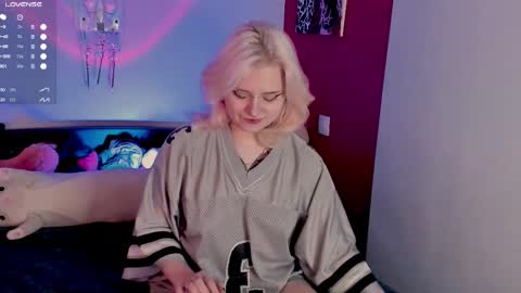 Helen and Teya online show from October 19, 2025, 11:11 am