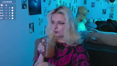 Helen and Teya online show from December 2, 2025, 11:26 am