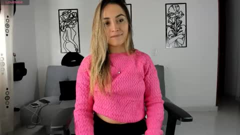 Snapshot of ciindy_lovee chatting on September 8, 2025, 4:17 pm Ciindy Lovers online show from September 8, 2025, 4:17 pm