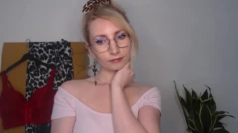 Cinderella online show from April 17, 2026, 6:05 am