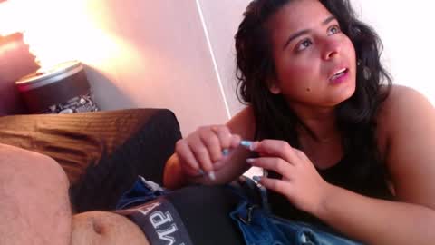 Snapshot of cindyandcarlo chatting on December 27, 2024, 4:43 pm CindyandCarlo online show from December 27, 2024, 4:43 pm